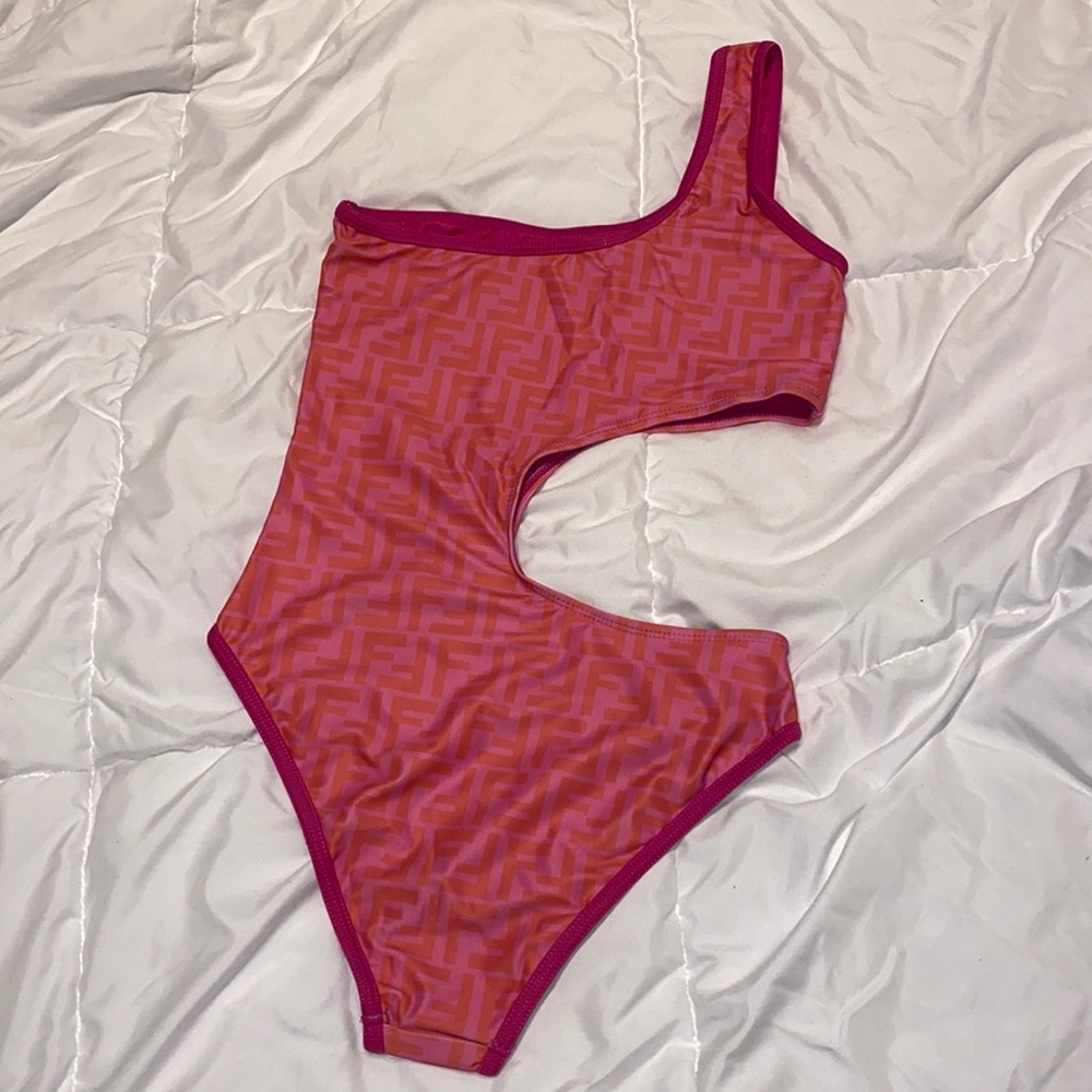 Fendi suit never worn size small